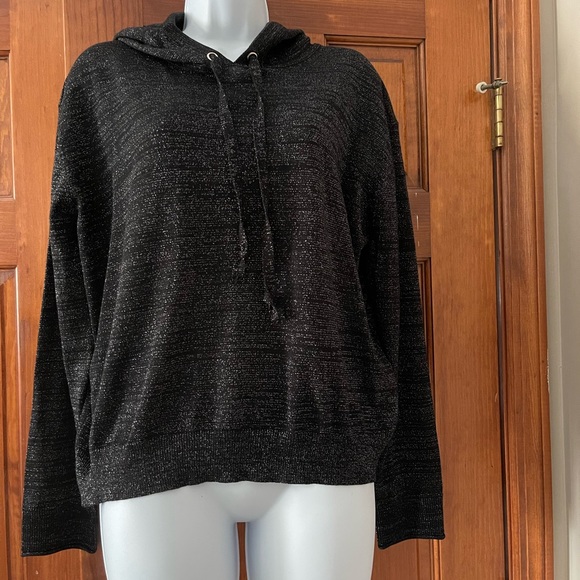 Nice sweater - Picture 1 of 2